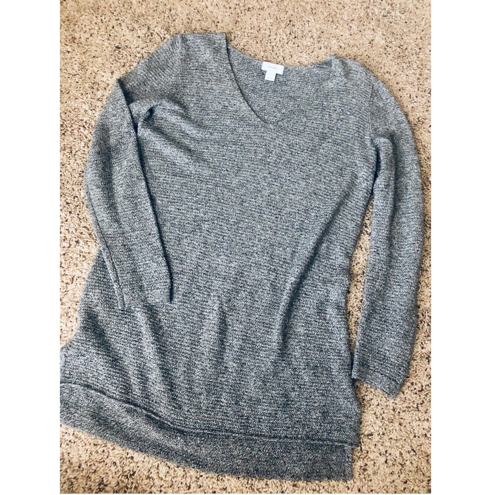 Old Navy gray knit sweater